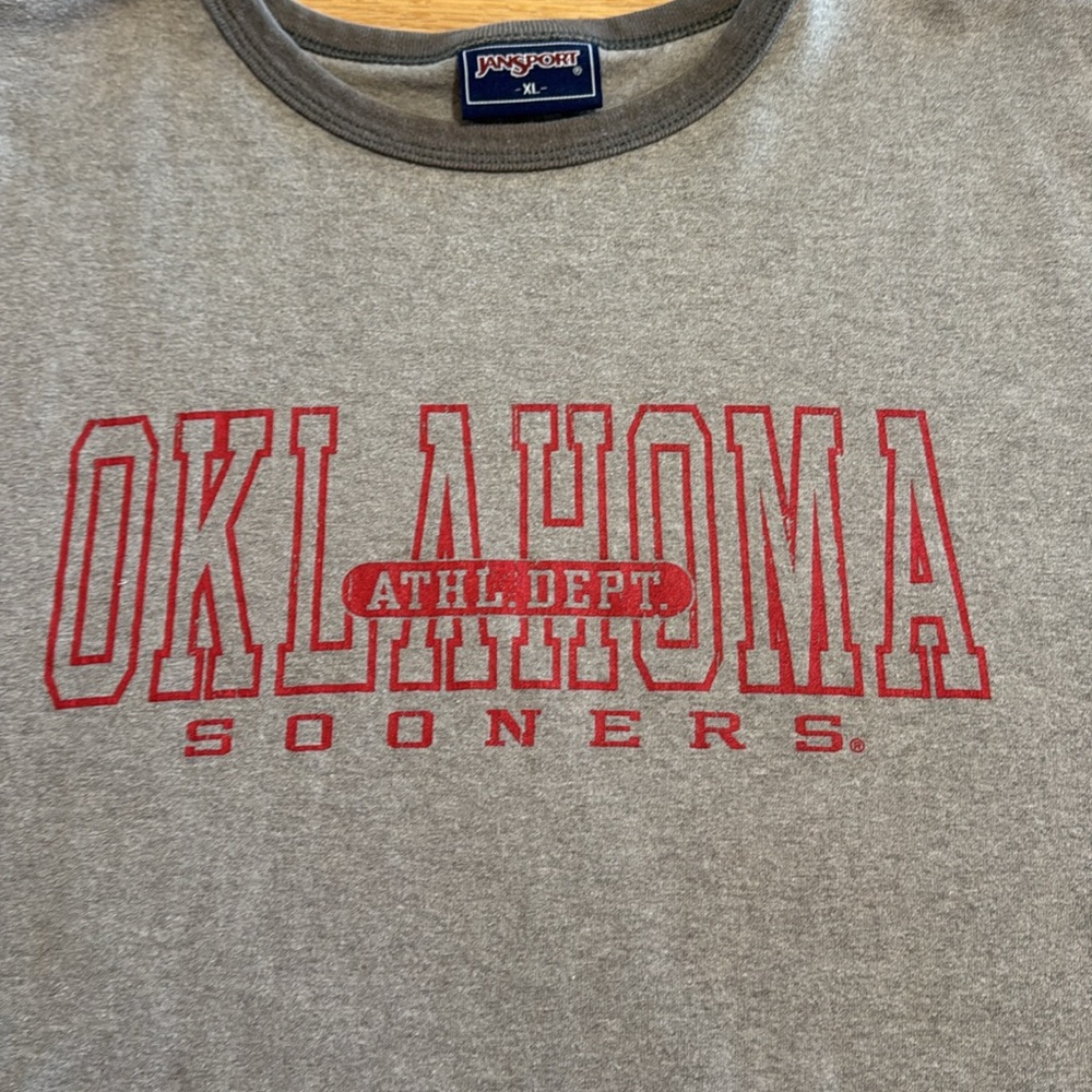 Vintage Jansport Oklahoma Sooners Gray and Red Short Sleeve Tee